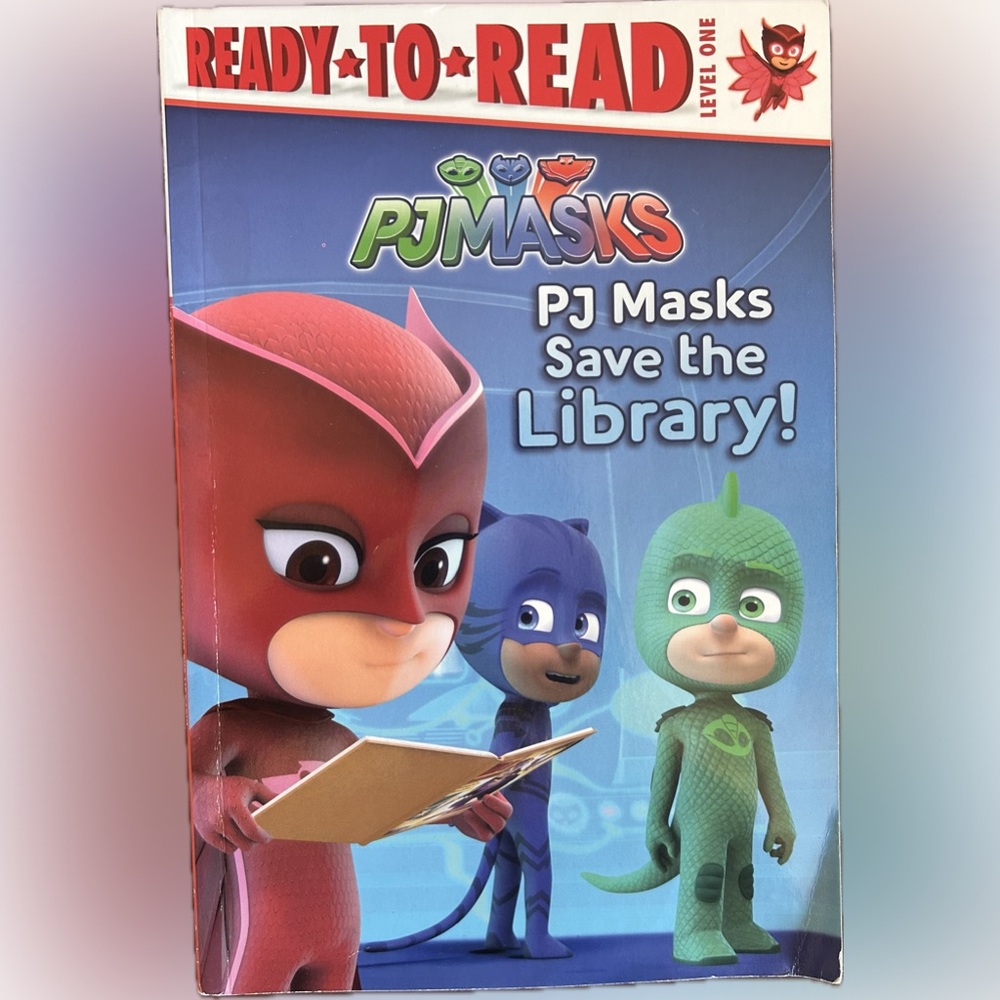 BUNDLE & SAVE🎉 PJ Masks Save the Library Level 1 Reader